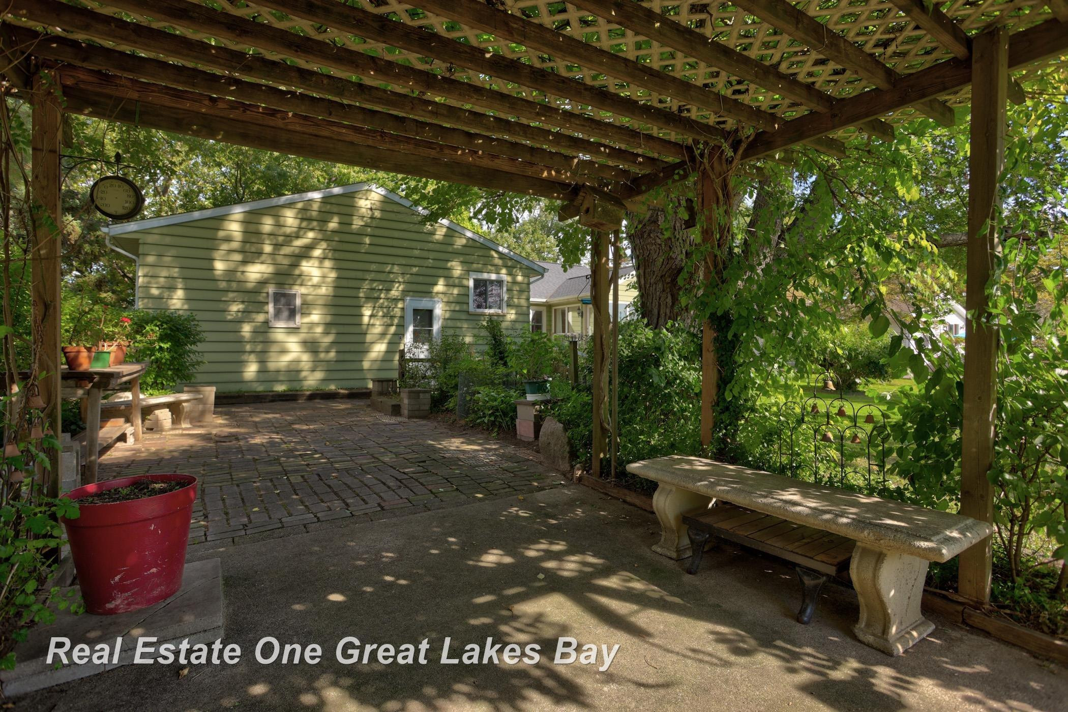 1891 W Moore Road, Saginaw, MI 48601 — Photo 46