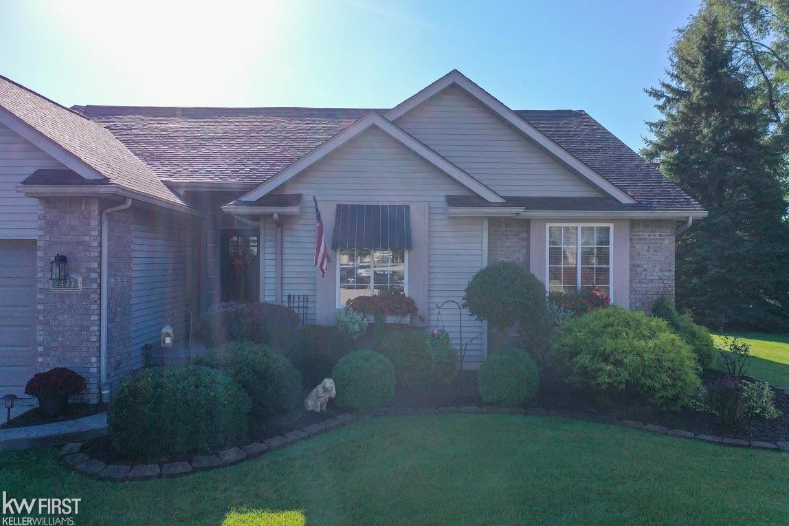 2433 Fenton Creek Lane, Fenton, MI 48430 — Photo 2