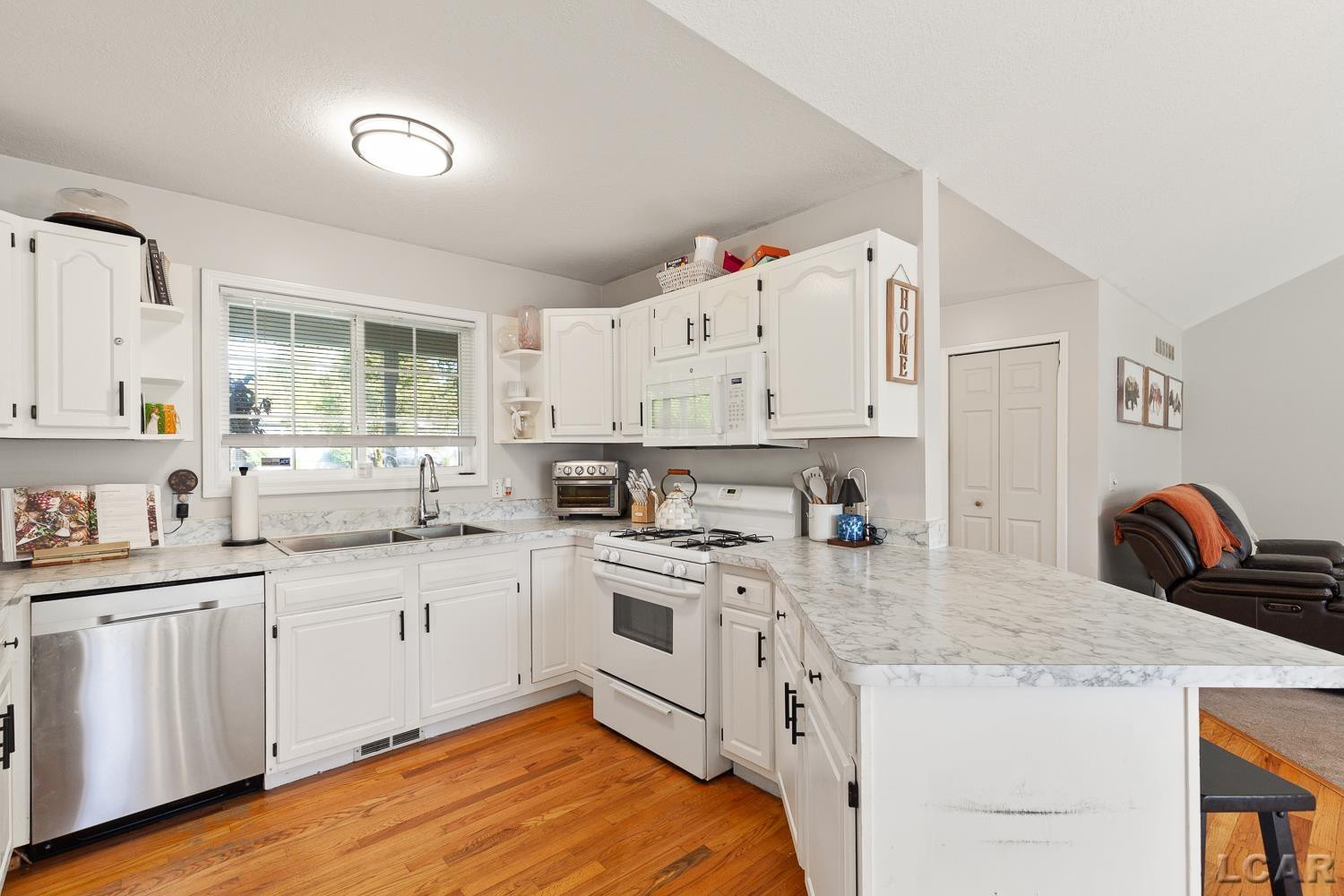 533 Ash Street, Carleton, MI 48117 — Photo 11