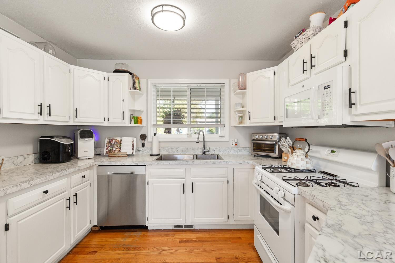 533 Ash Street, Carleton, MI 48117 — Photo 13