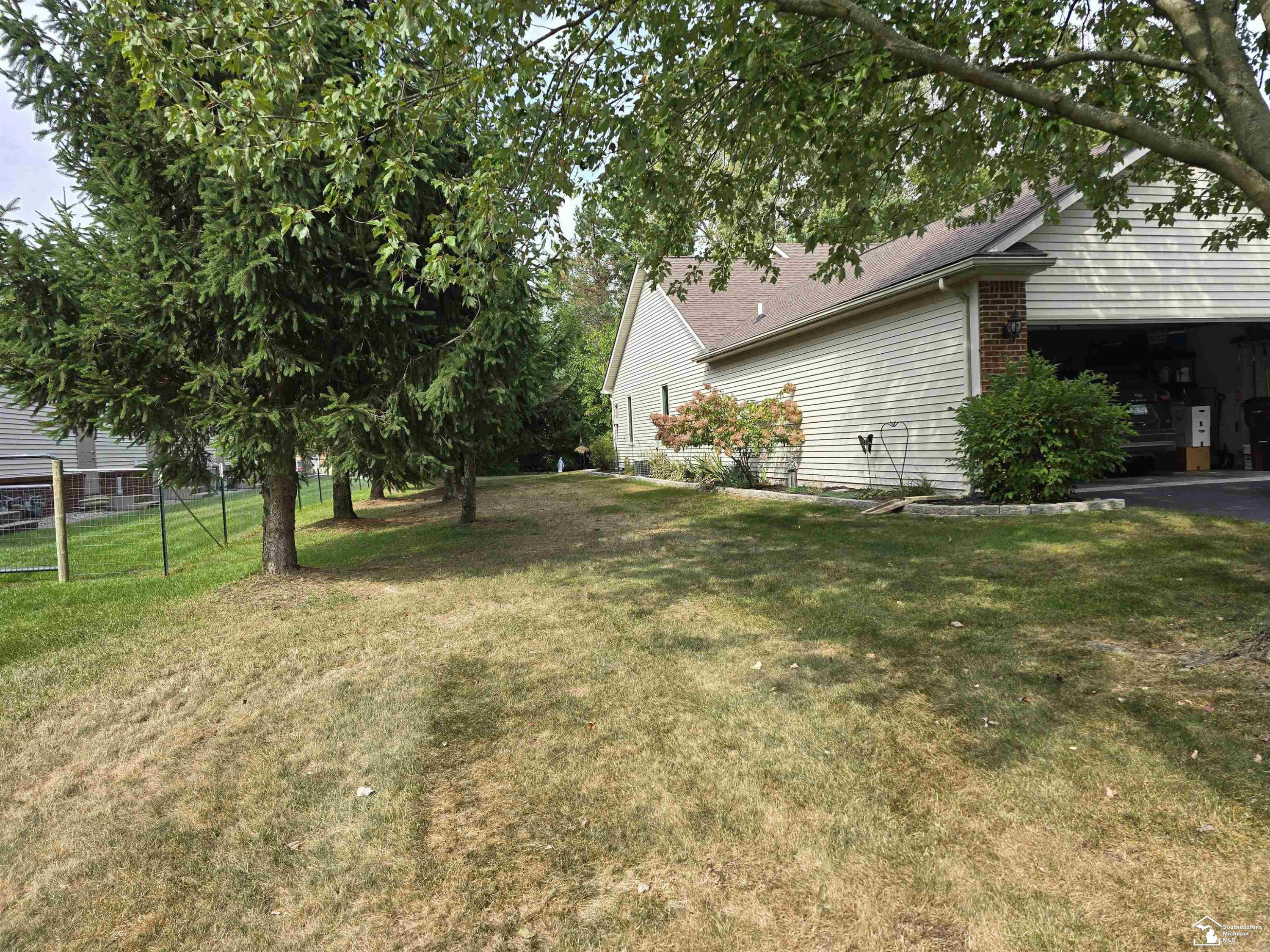 1670 Spruce Court, 1, Temperance, MI 48182 — Photo 18