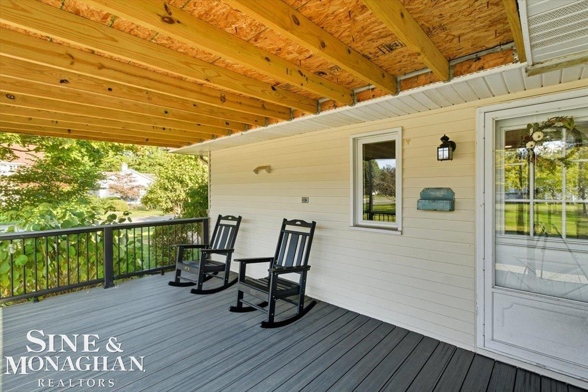 585 Aspen Way, MI — Photo 8
