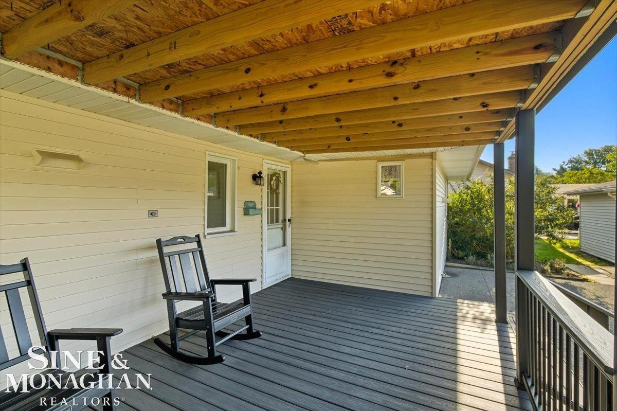 585 Aspen Way, MI — Photo 9