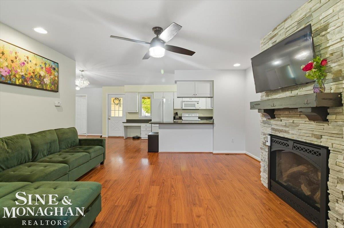 585 Aspen Way, MI — Photo 12