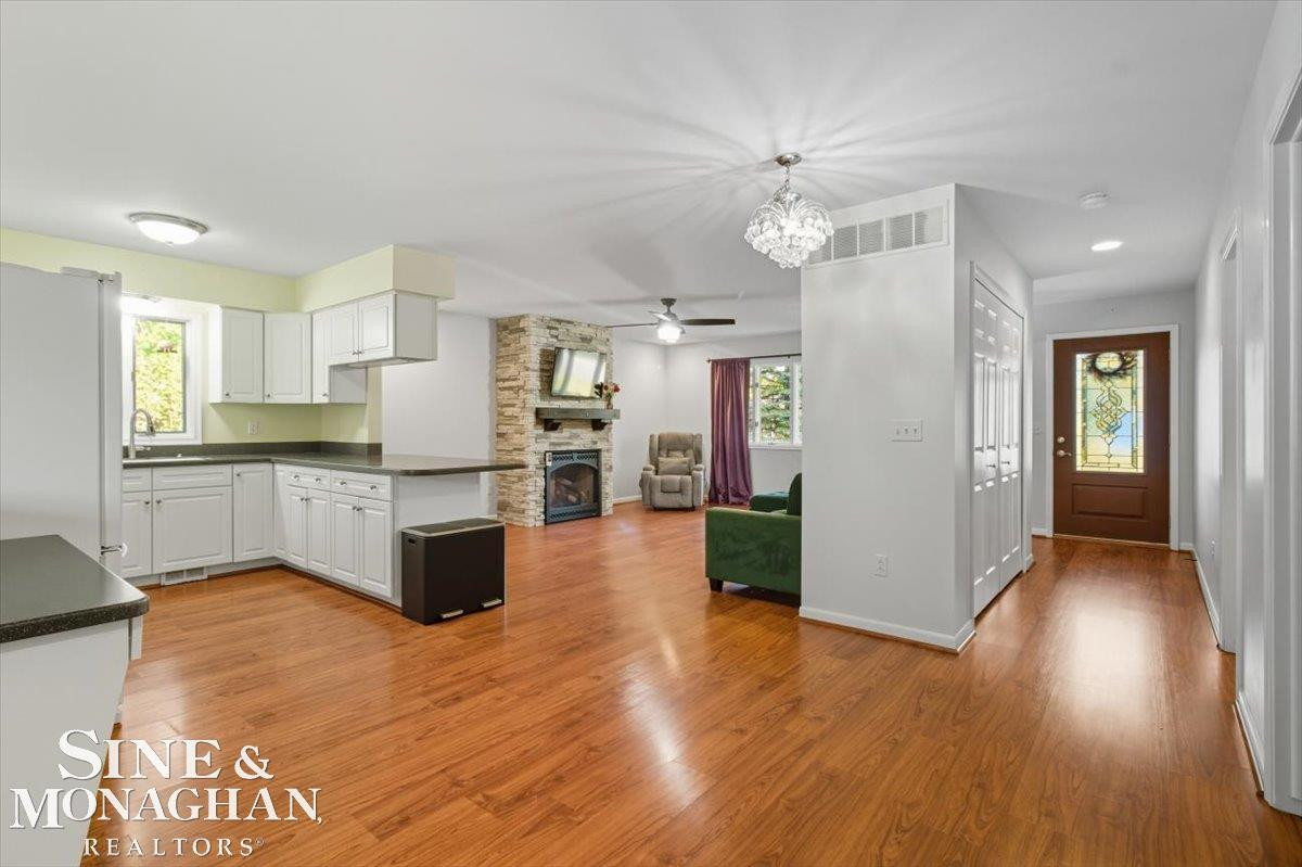 585 Aspen Way, MI — Photo 18
