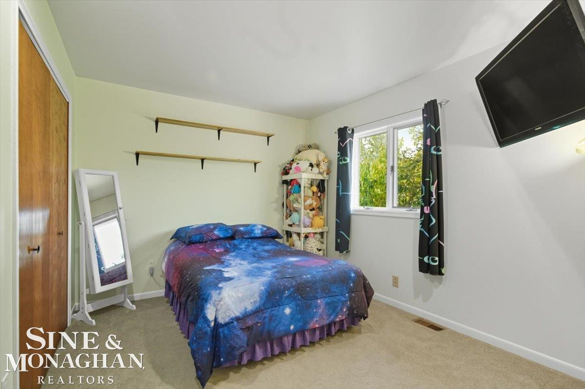 585 Aspen Way, MI — Photo 24