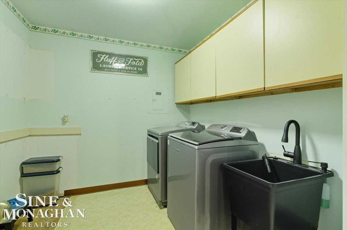585 Aspen Way, MI — Photo 27