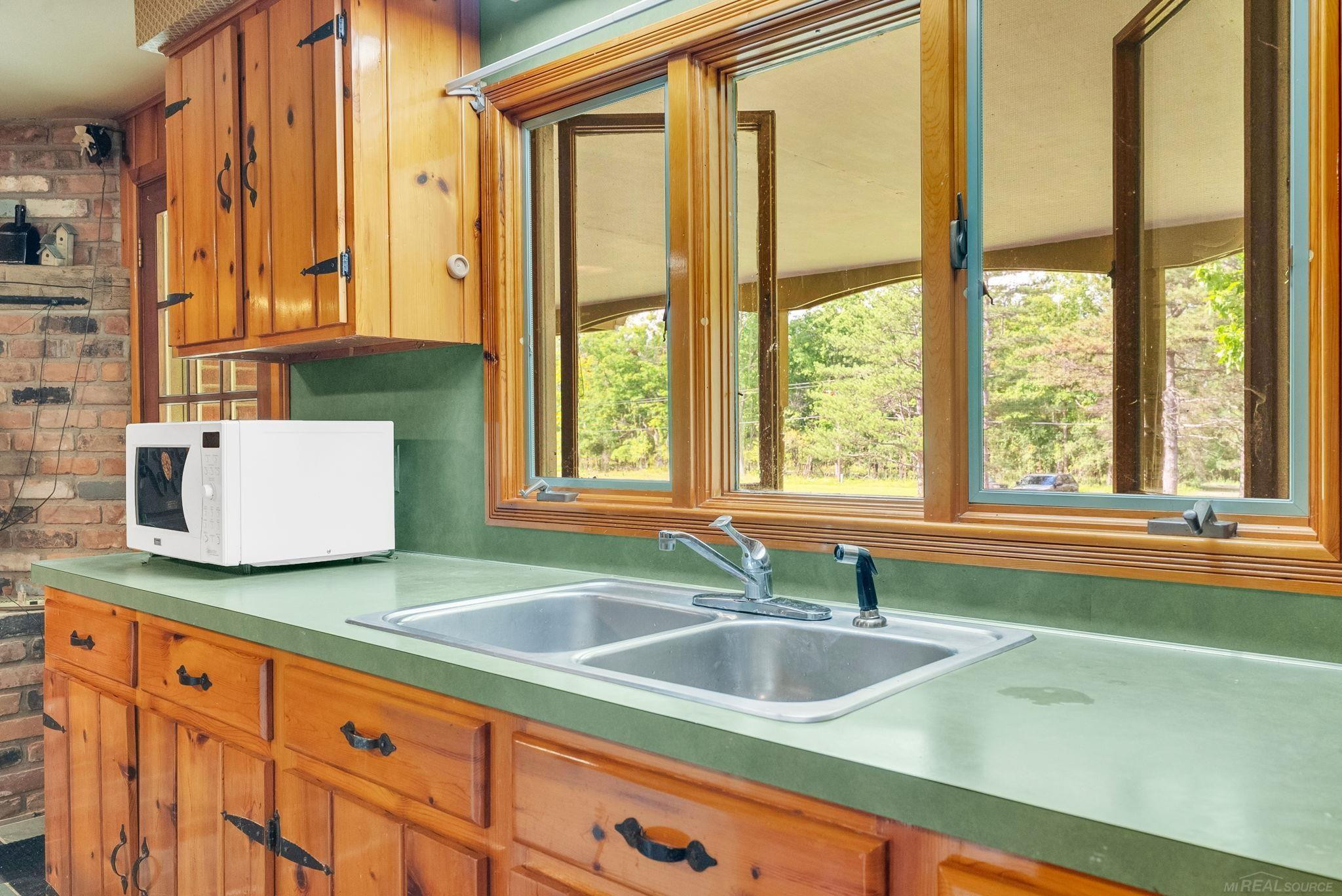 13559 Jeddo Road, MI 48097 — Photo 11