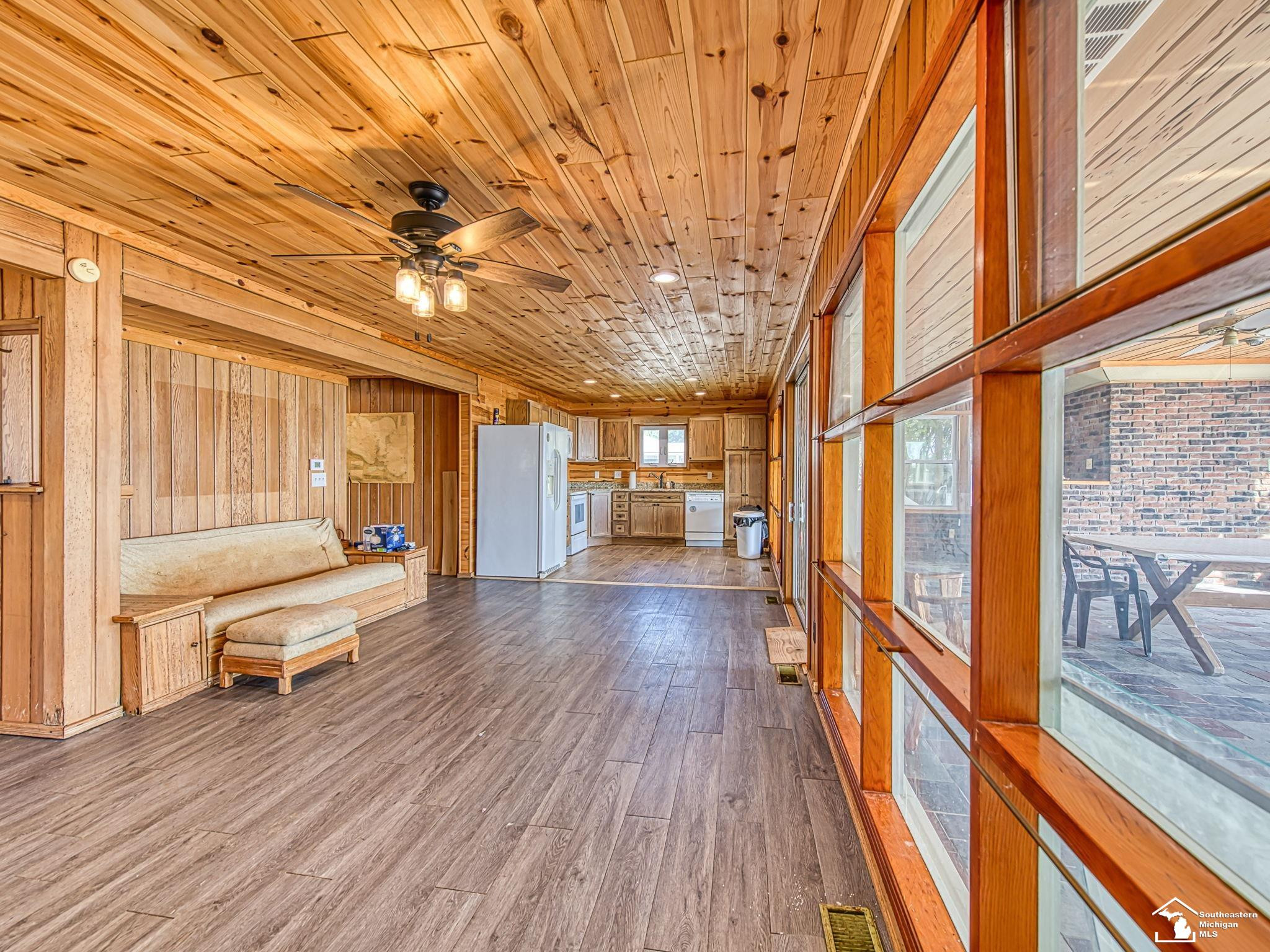 12294 Lakeshore Drive, La Salle, MI — Photo 11