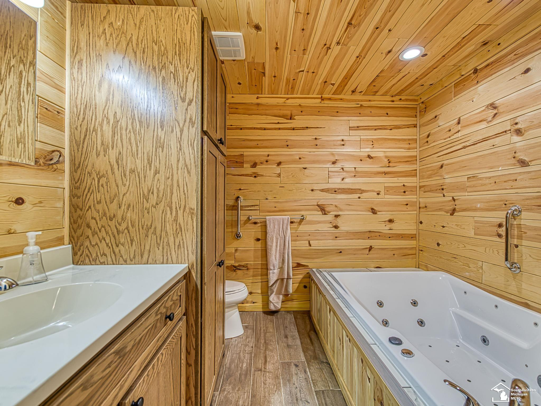 12294 Lakeshore Drive, La Salle, MI — Photo 21