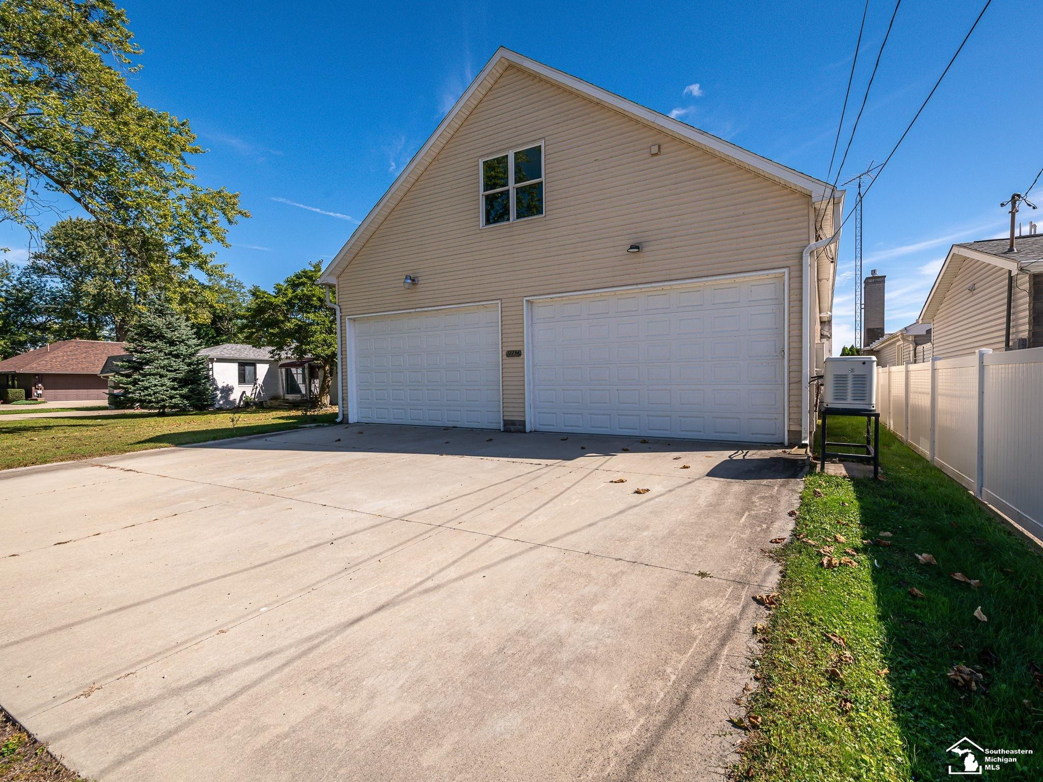 12294 Lakeshore Drive, La Salle, MI — Photo 47