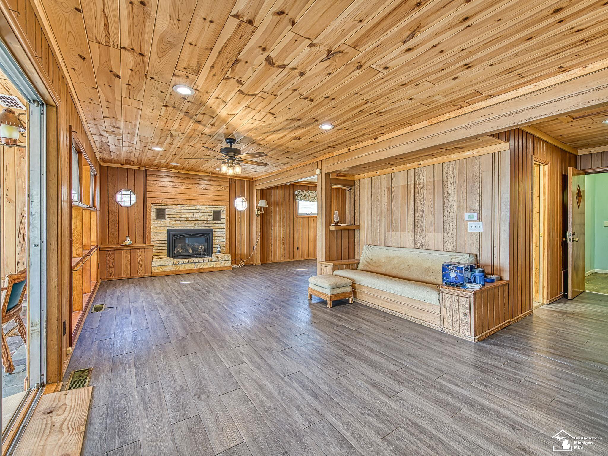 12294 Lakeshore Drive, La Salle, MI — Photo 7