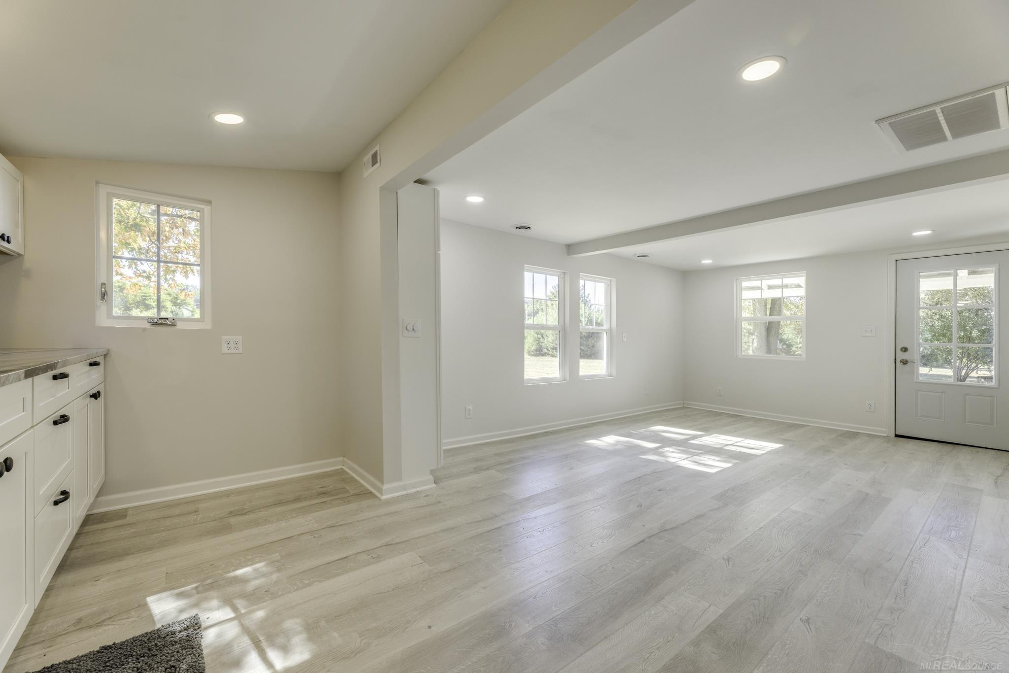 8027 Lakeshore Road, Lexington, MI 48450 — Photo 9