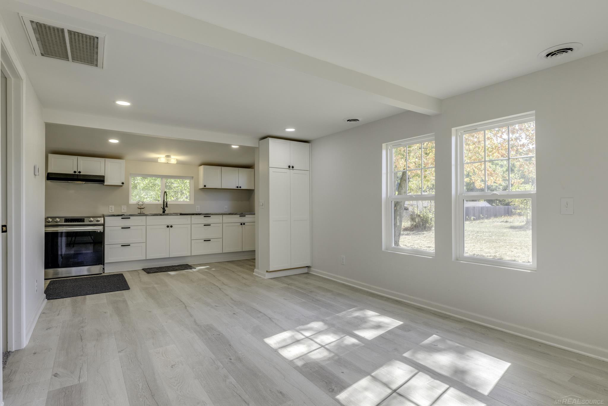 8027 Lakeshore Road, Lexington, MI 48450 — Photo 11