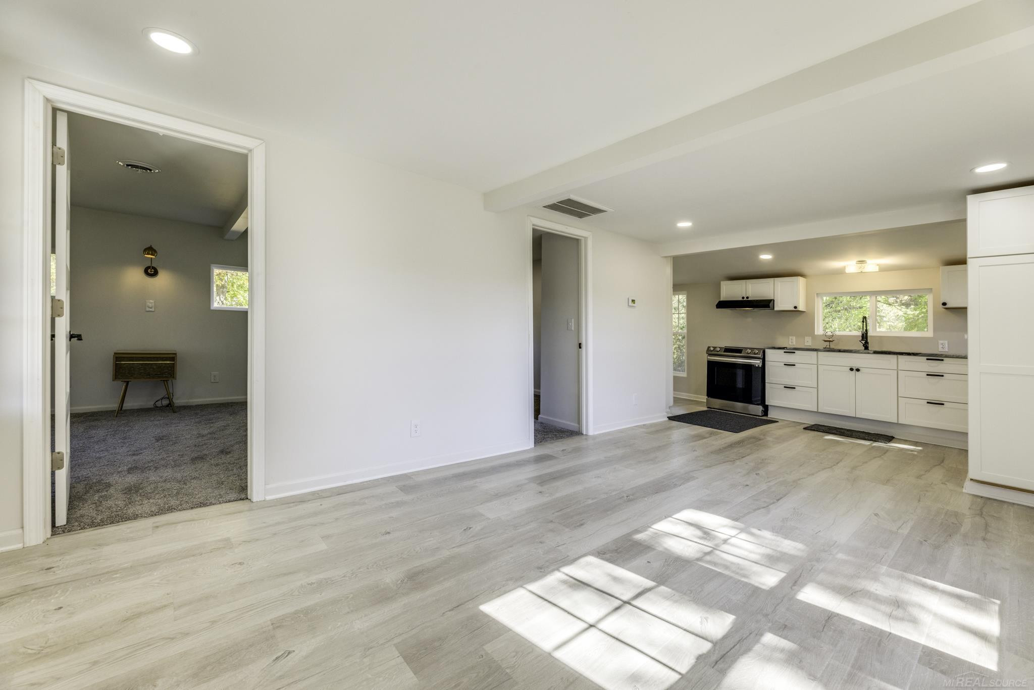 8027 Lakeshore Road, Lexington, MI 48450 — Photo 12
