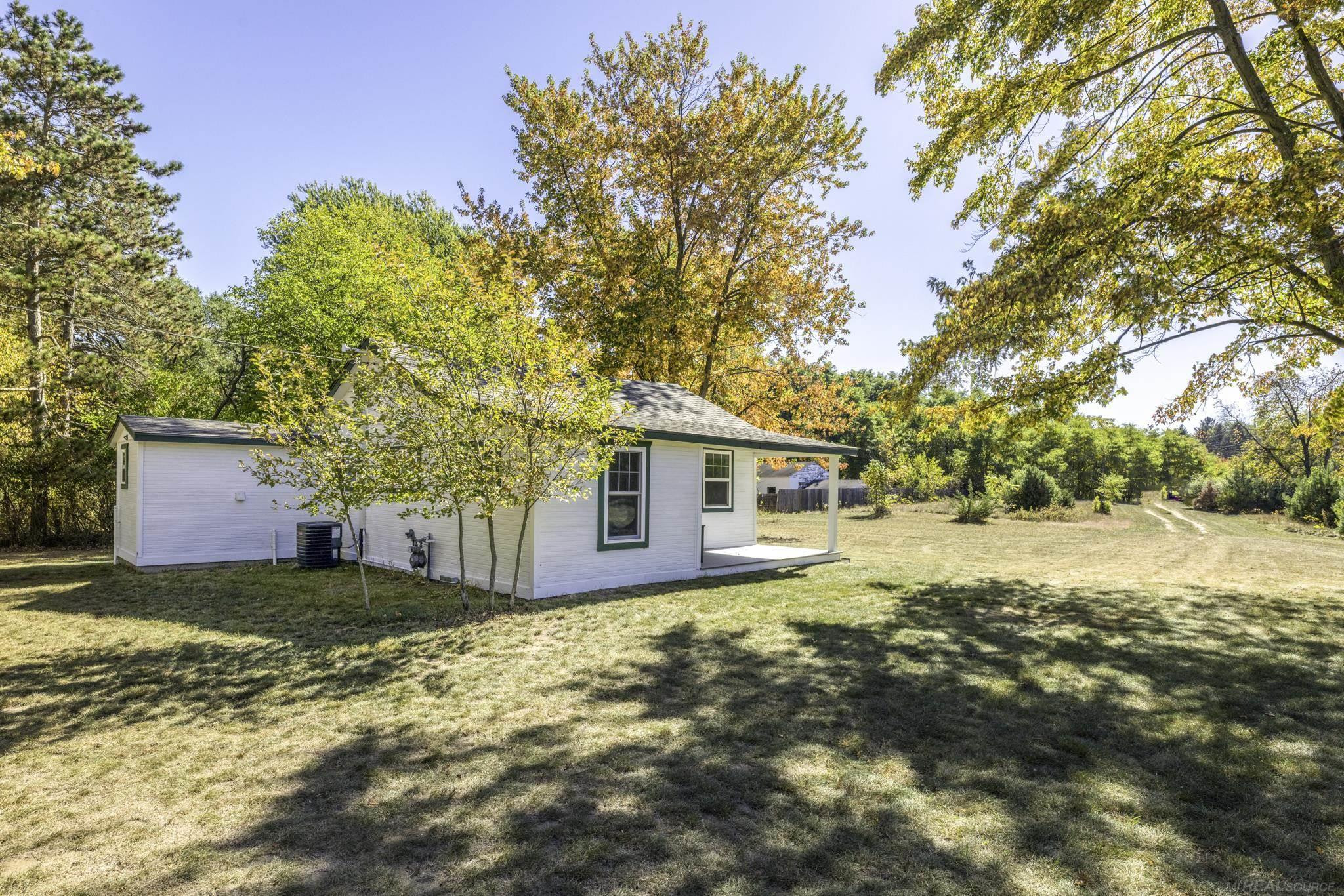 8027 Lakeshore Road, Lexington, MI 48450 — Photo 26