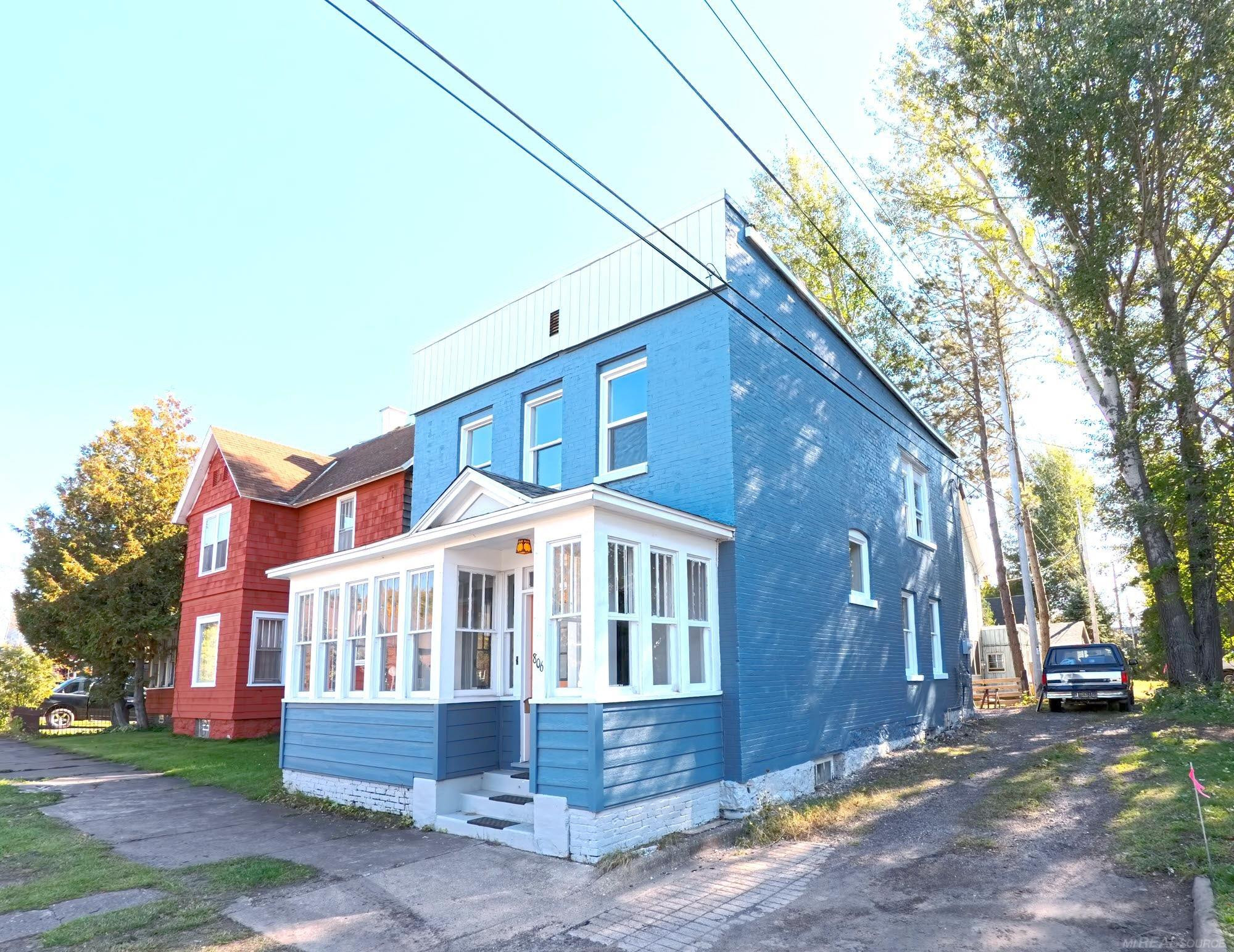 806 Pine Street, Calumet, MI 49913 — front exterior