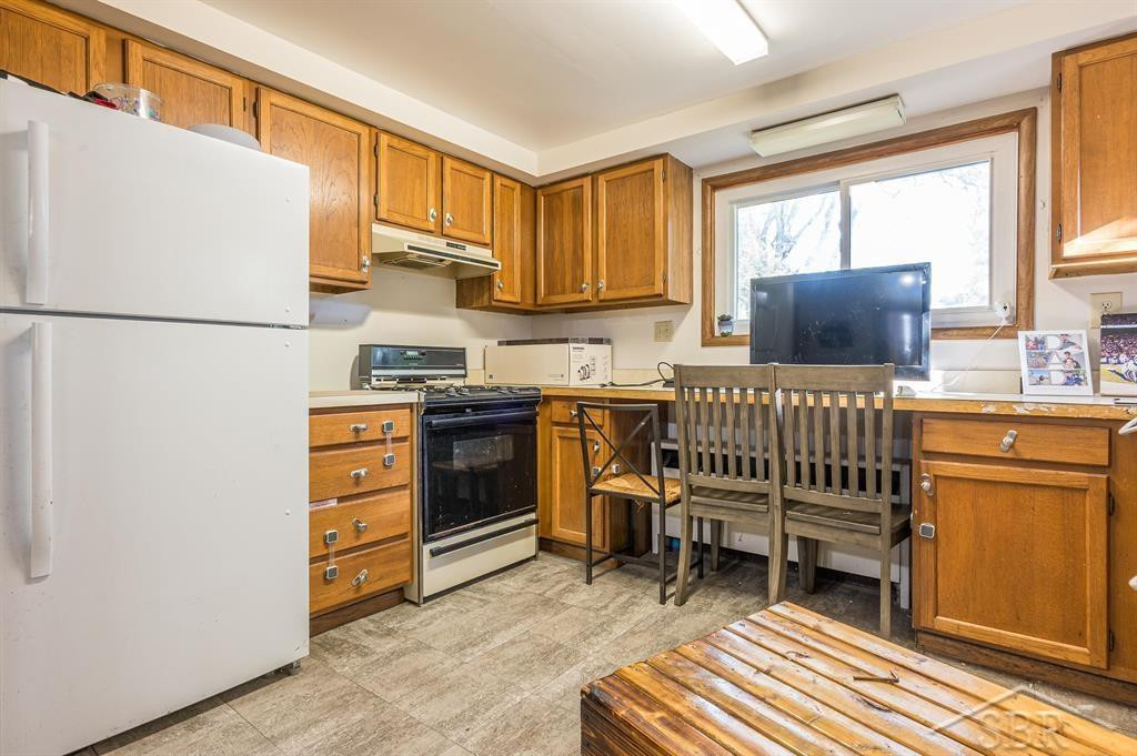 104 W Michigan Street, Farwell, MI 48622 — Photo 18