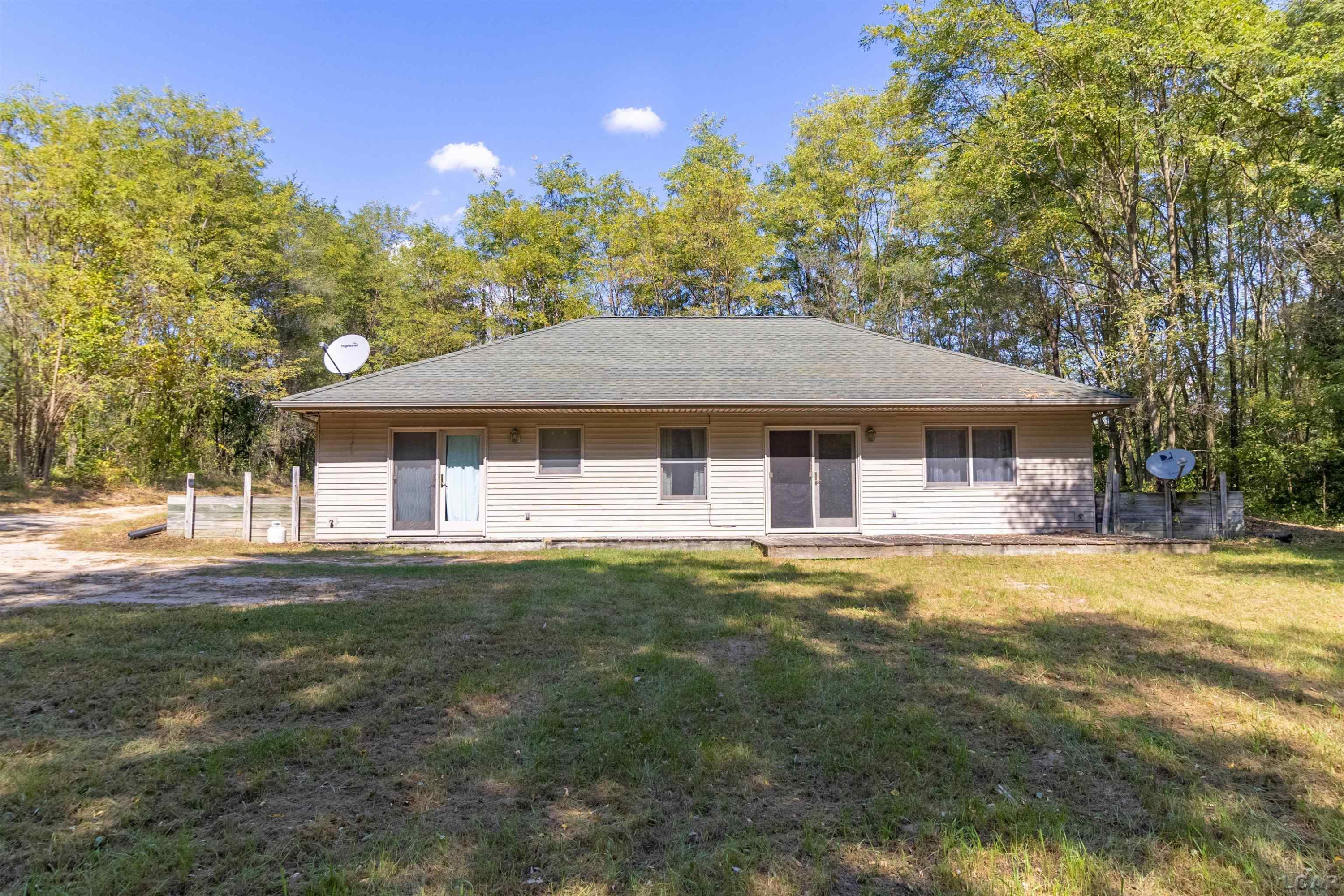 2263 Sutton Road, Adrian, MI 49221 — front exterior