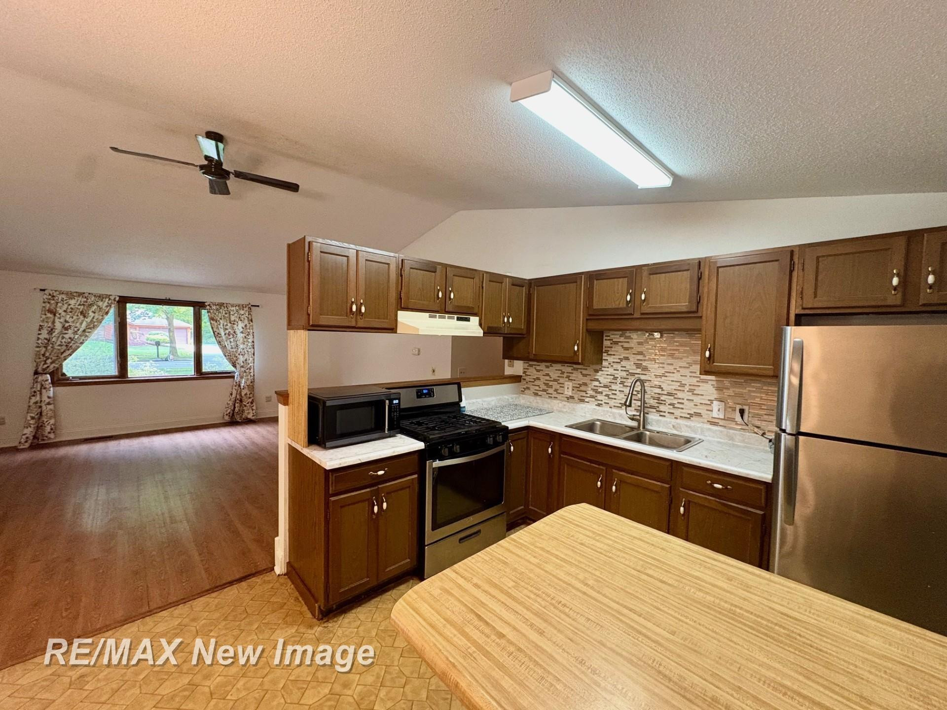 221 Sycamore Lane, Auburn, MI 48611 — Photo 5