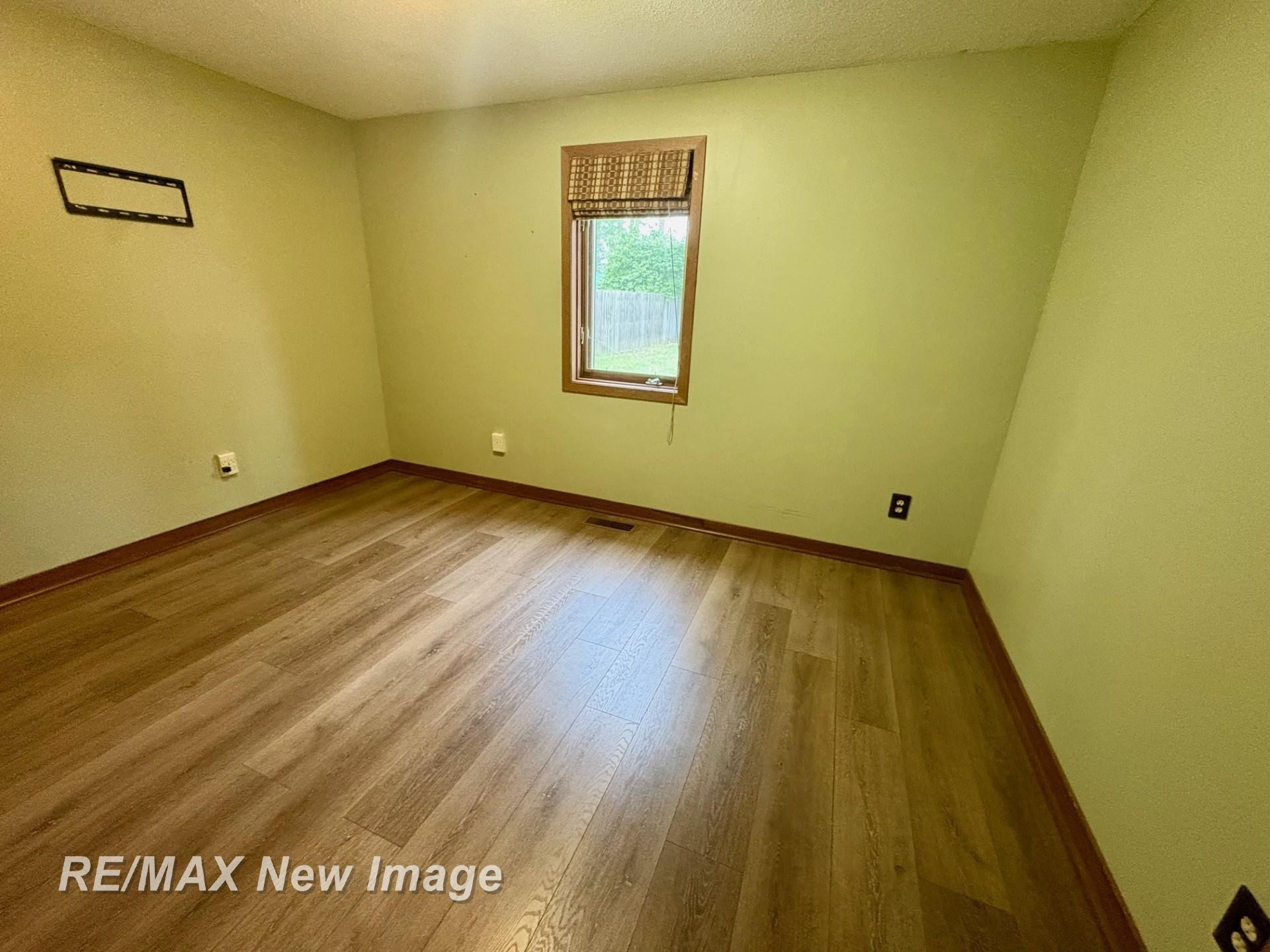 221 Sycamore Lane, Auburn, MI 48611 — Photo 7