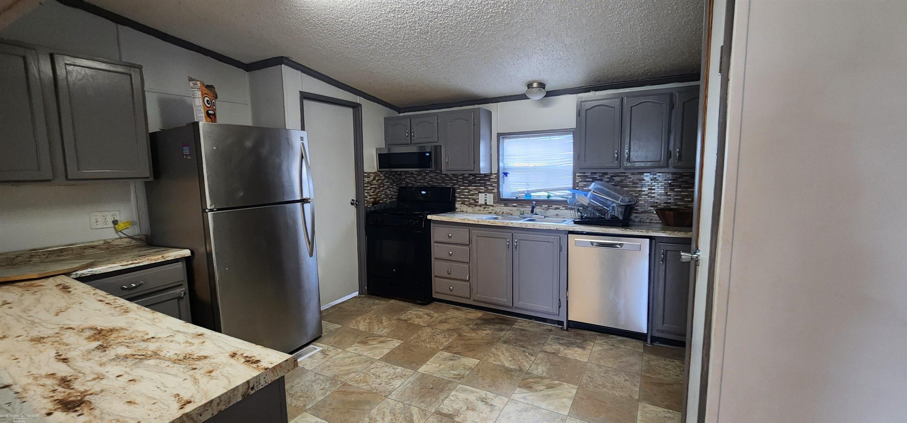 46403 Le Grande Boulevard, Macomb, MI 48044 — Photo 11