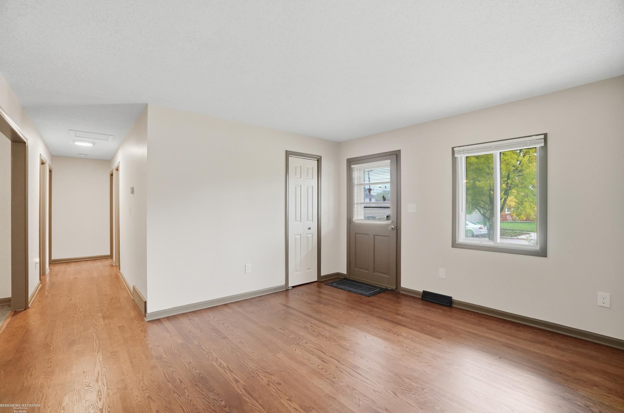 17108 Mulberry Street, Riverview, MI 48193 — Photo 5