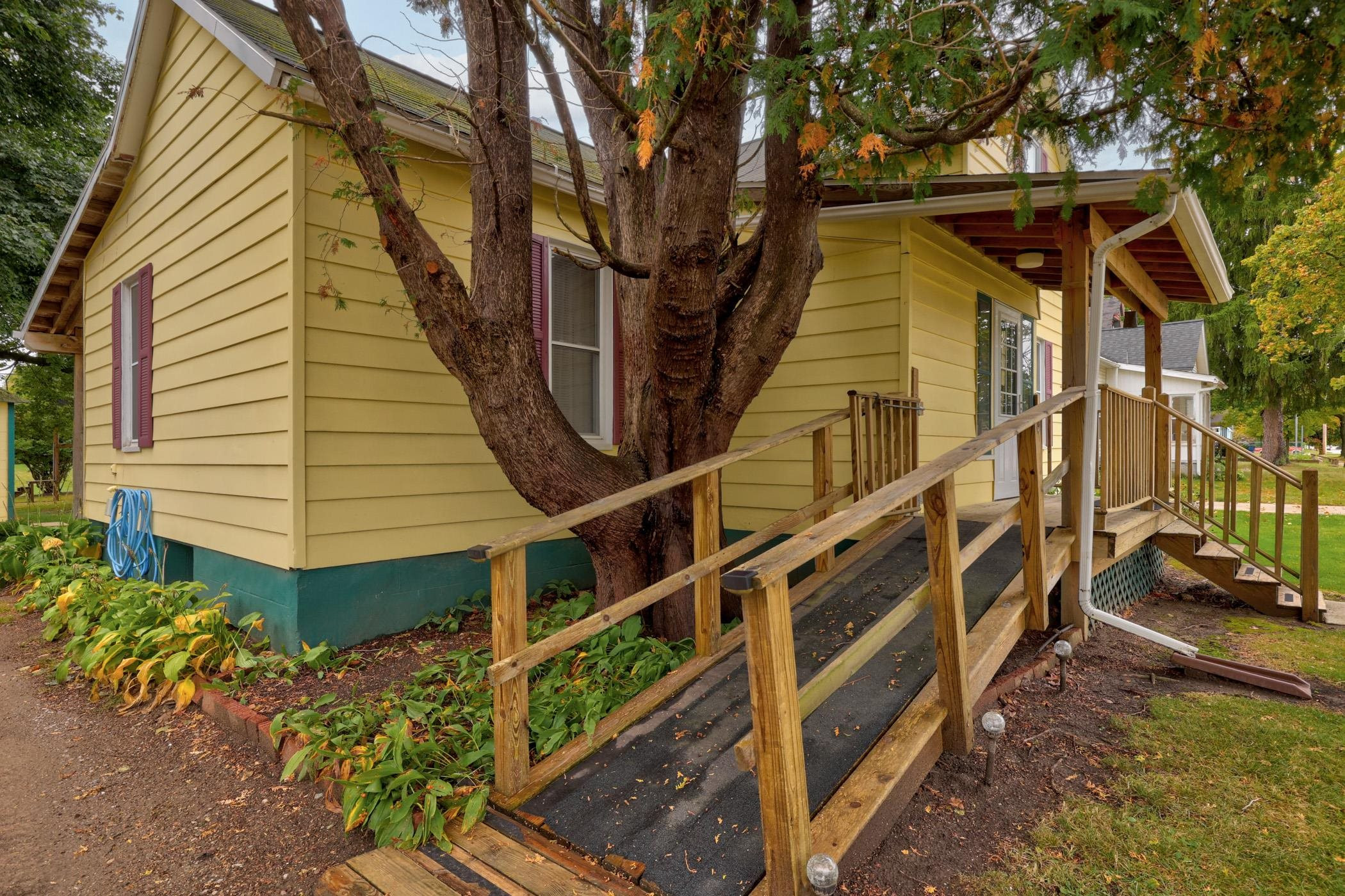 516 E Main Street, MI 48744 — Photo 5