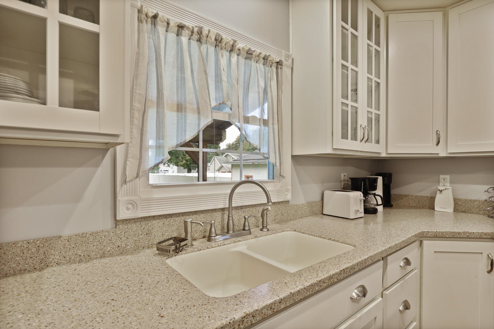 516 E Main Street, MI 48744 — Photo 19