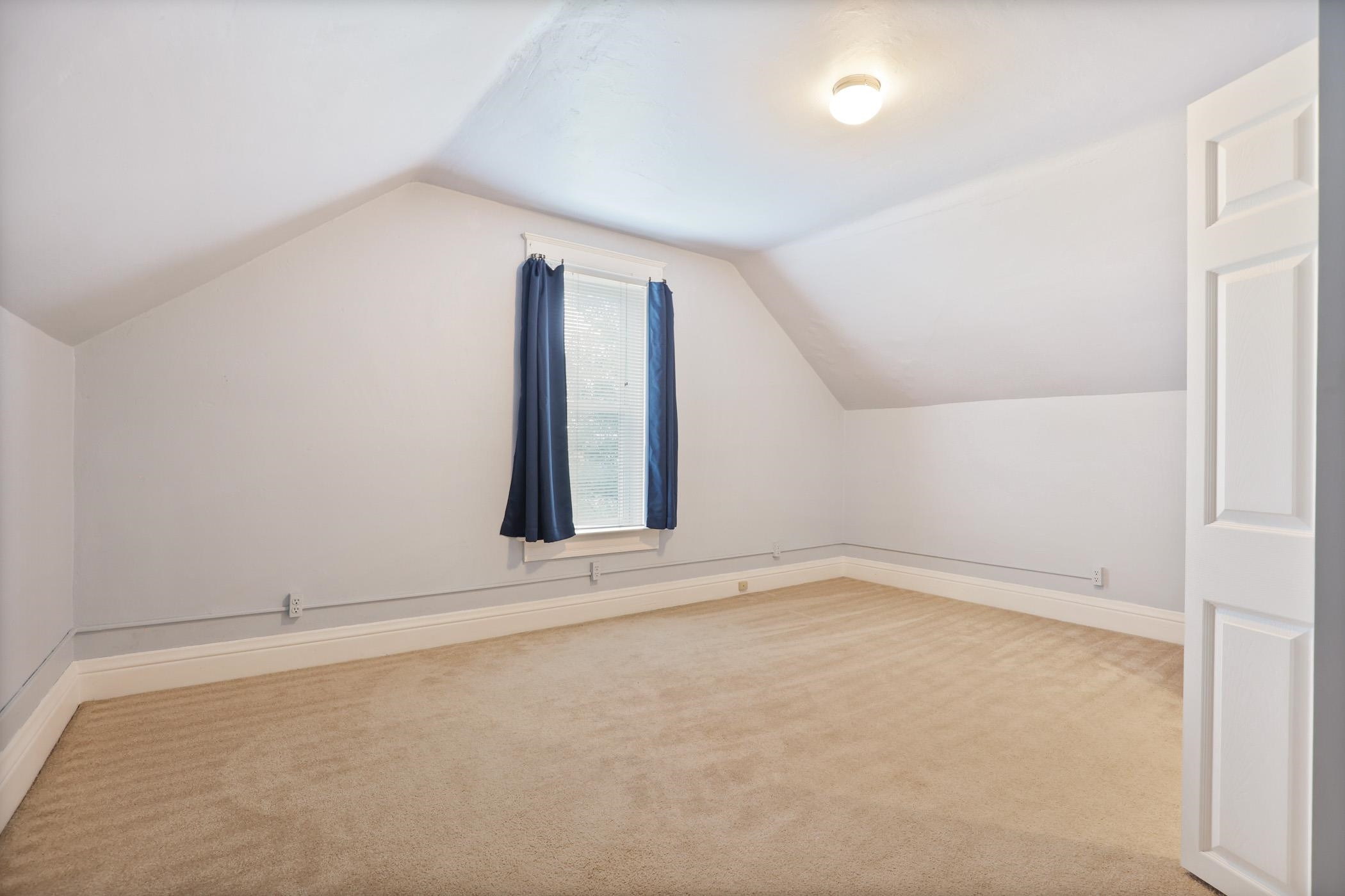 516 E Main Street, MI 48744 — Photo 30