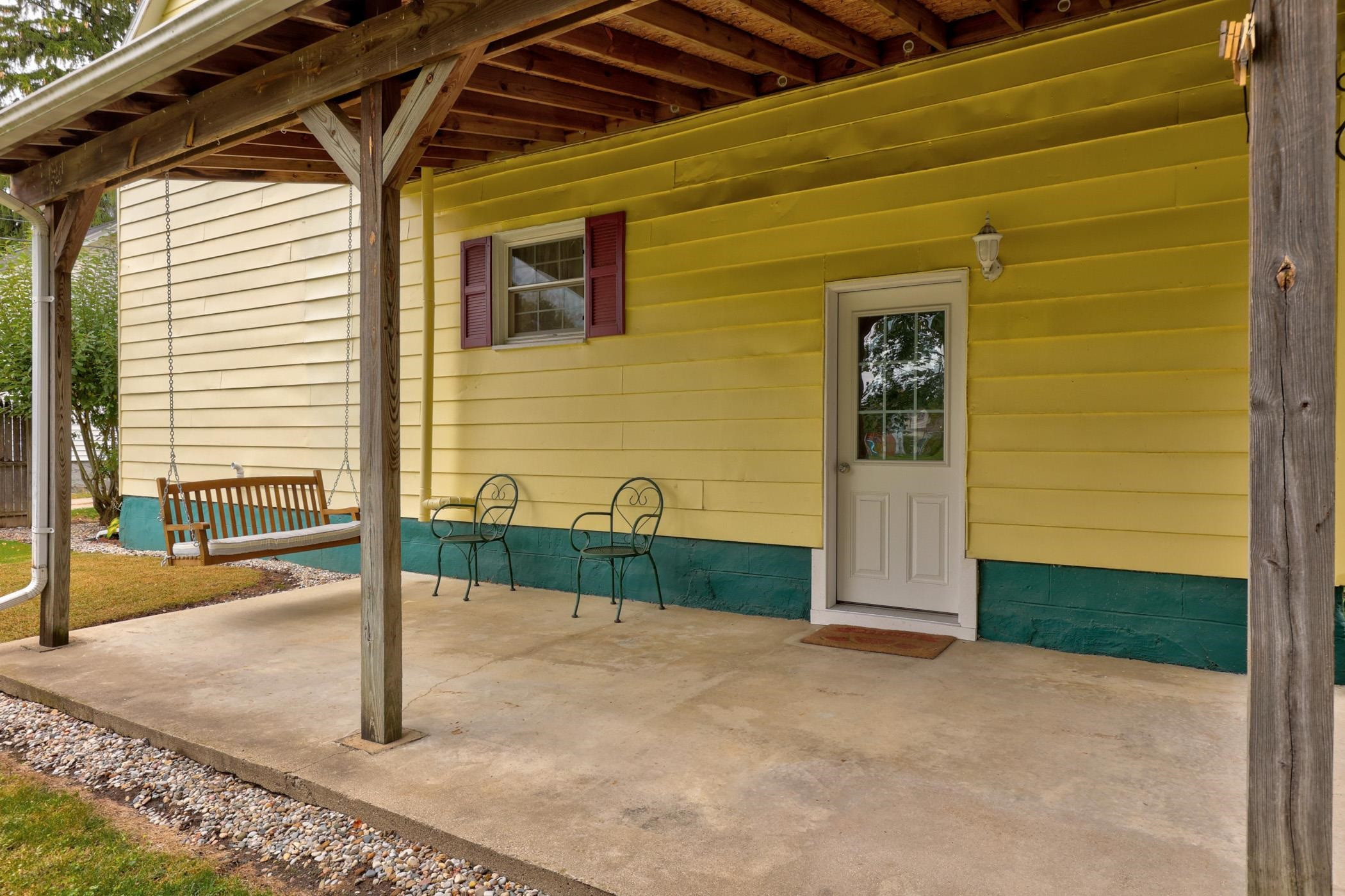 516 E Main Street, MI 48744 — Photo 40