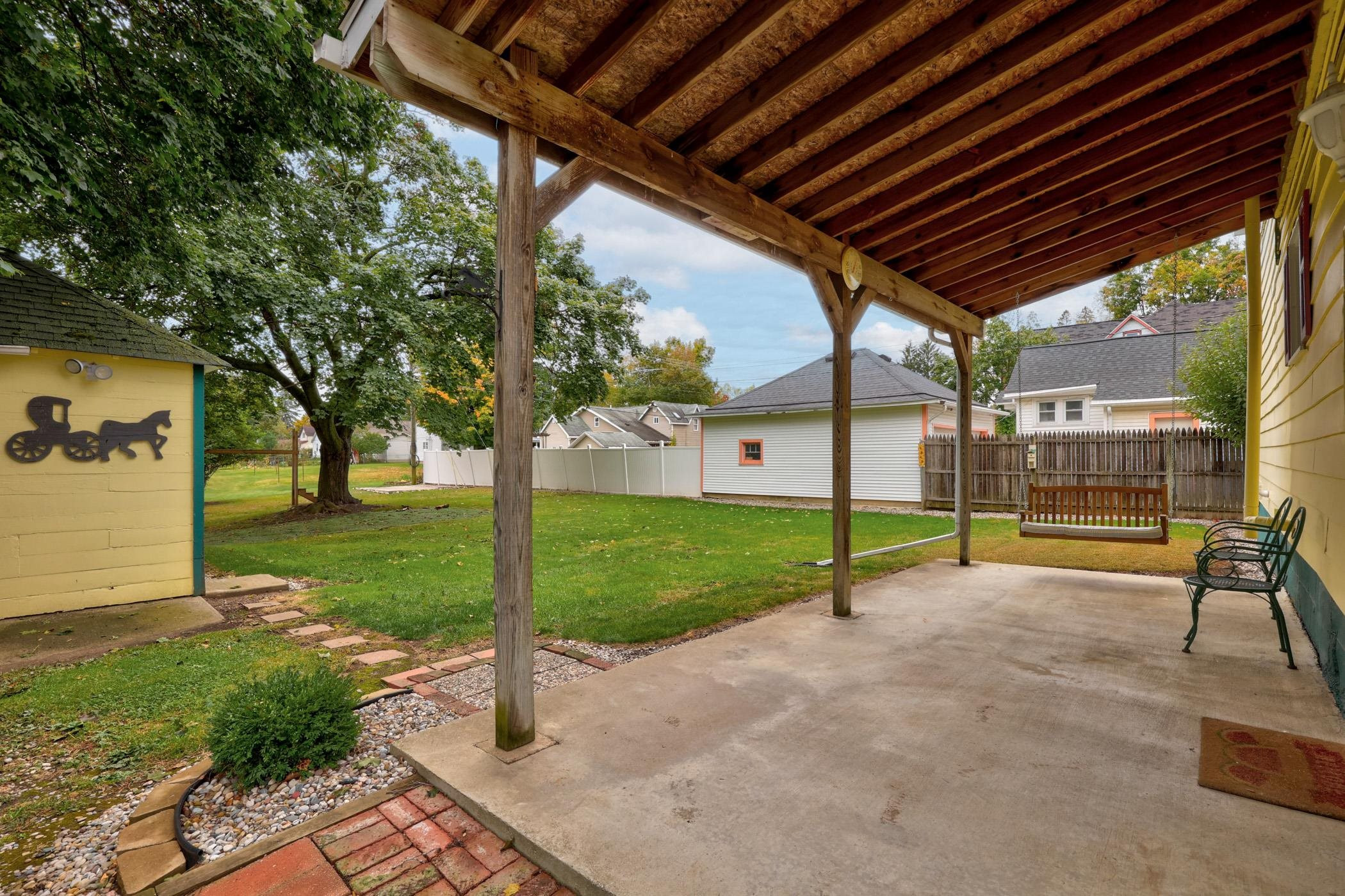 516 E Main Street, MI 48744 — Photo 41