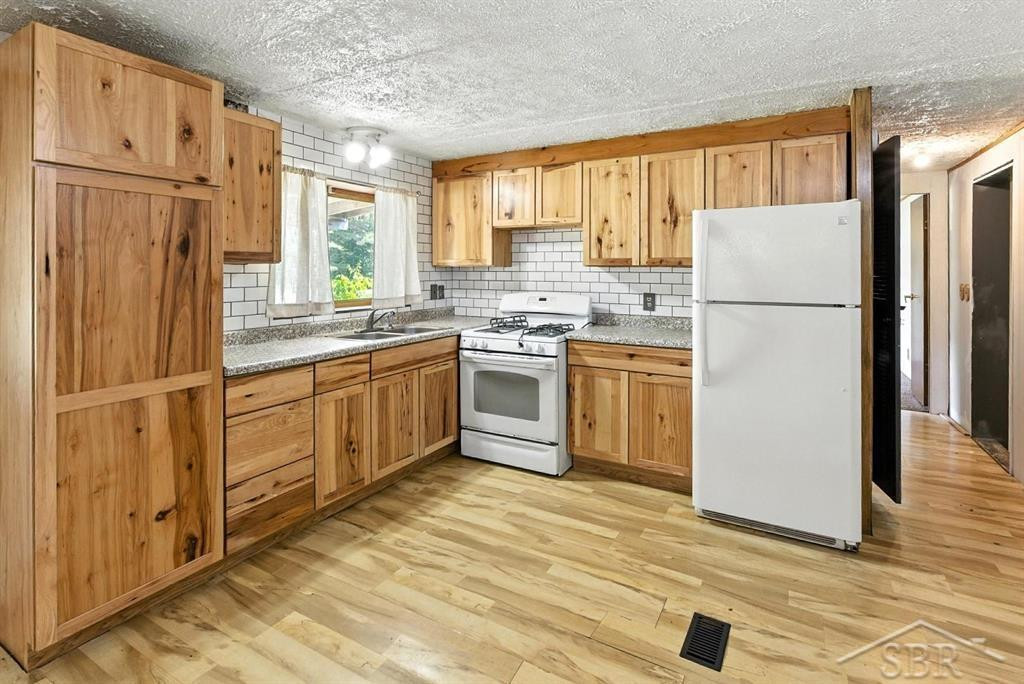 466 Highland Pines Drive, Rose City, MI 48654 — Photo 7