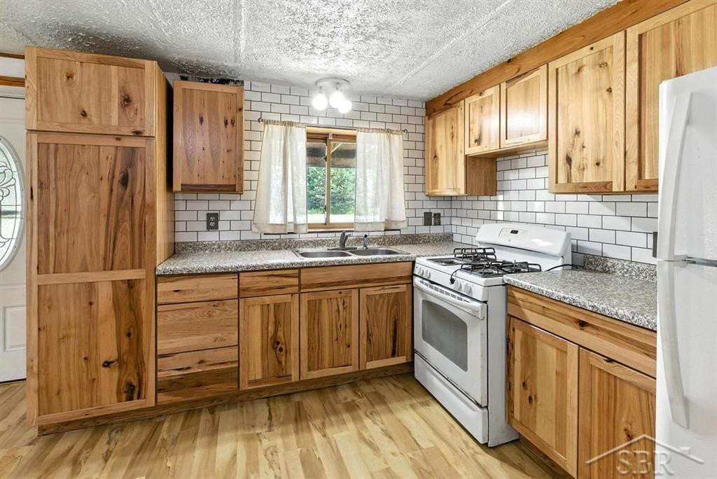 466 Highland Pines Drive, Rose City, MI 48654 — Photo 8
