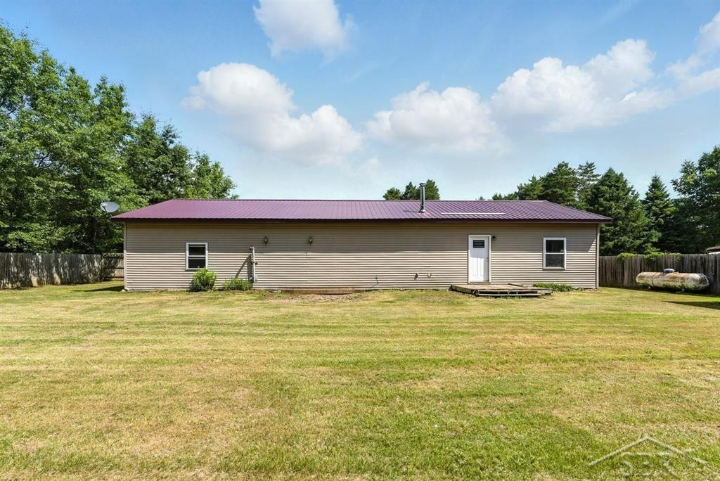 466 Highland Pines Drive, Rose City, MI 48654 — Photo 32