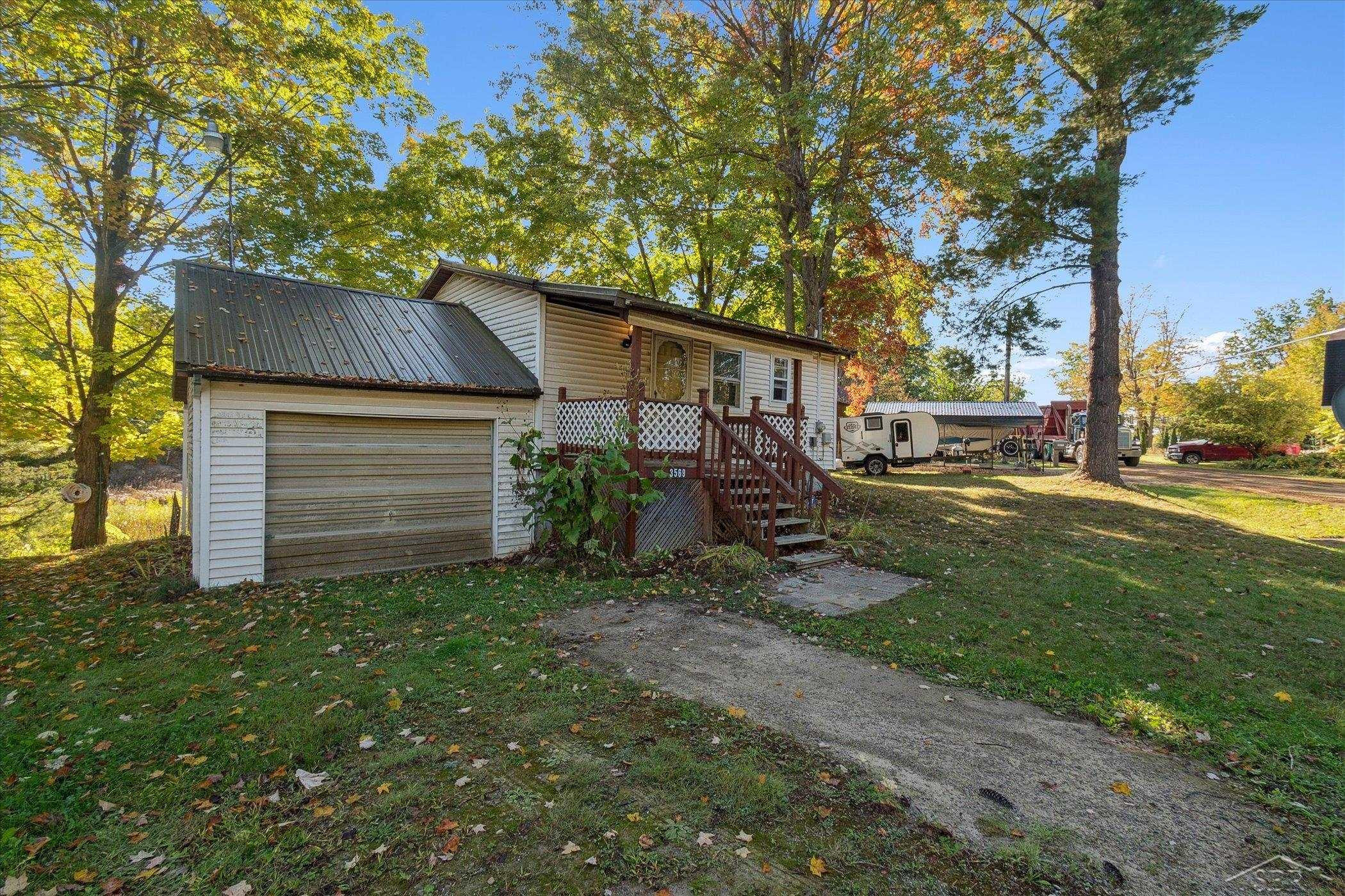 3569 Lakeview Drive, Beaverton, MI 48612 — front exterior