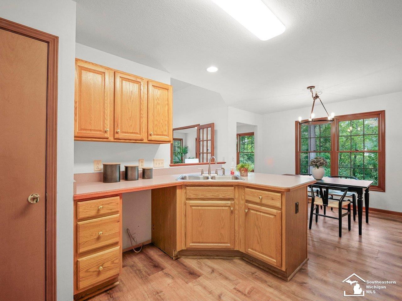 902 Hickory Creek Drive, Temperance, MI 48182 — Photo 23