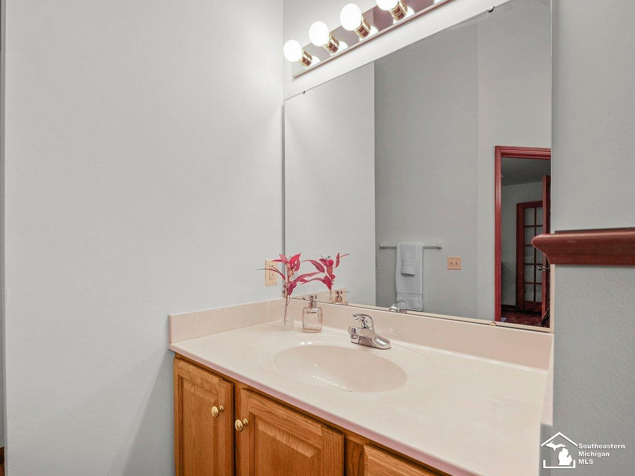 902 Hickory Creek Drive, Temperance, MI 48182 — Photo 34