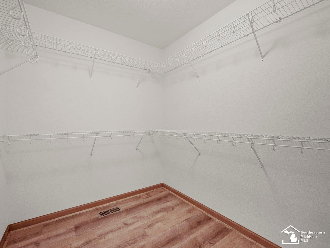 902 Hickory Creek Drive, Temperance, MI 48182 — Photo 36