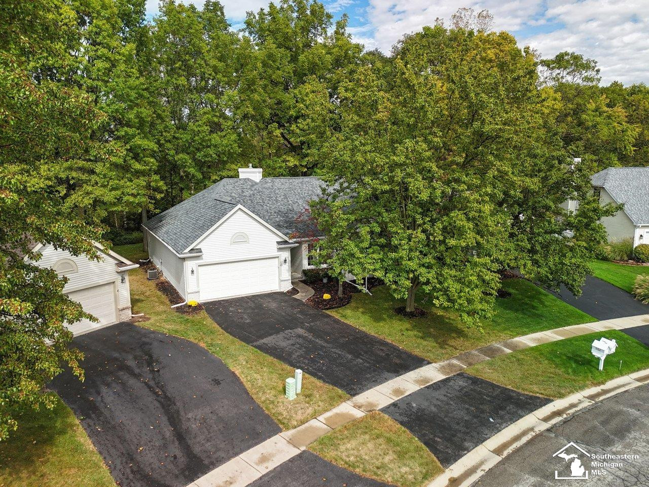 902 Hickory Creek Drive, Temperance, MI 48182 — Photo 43