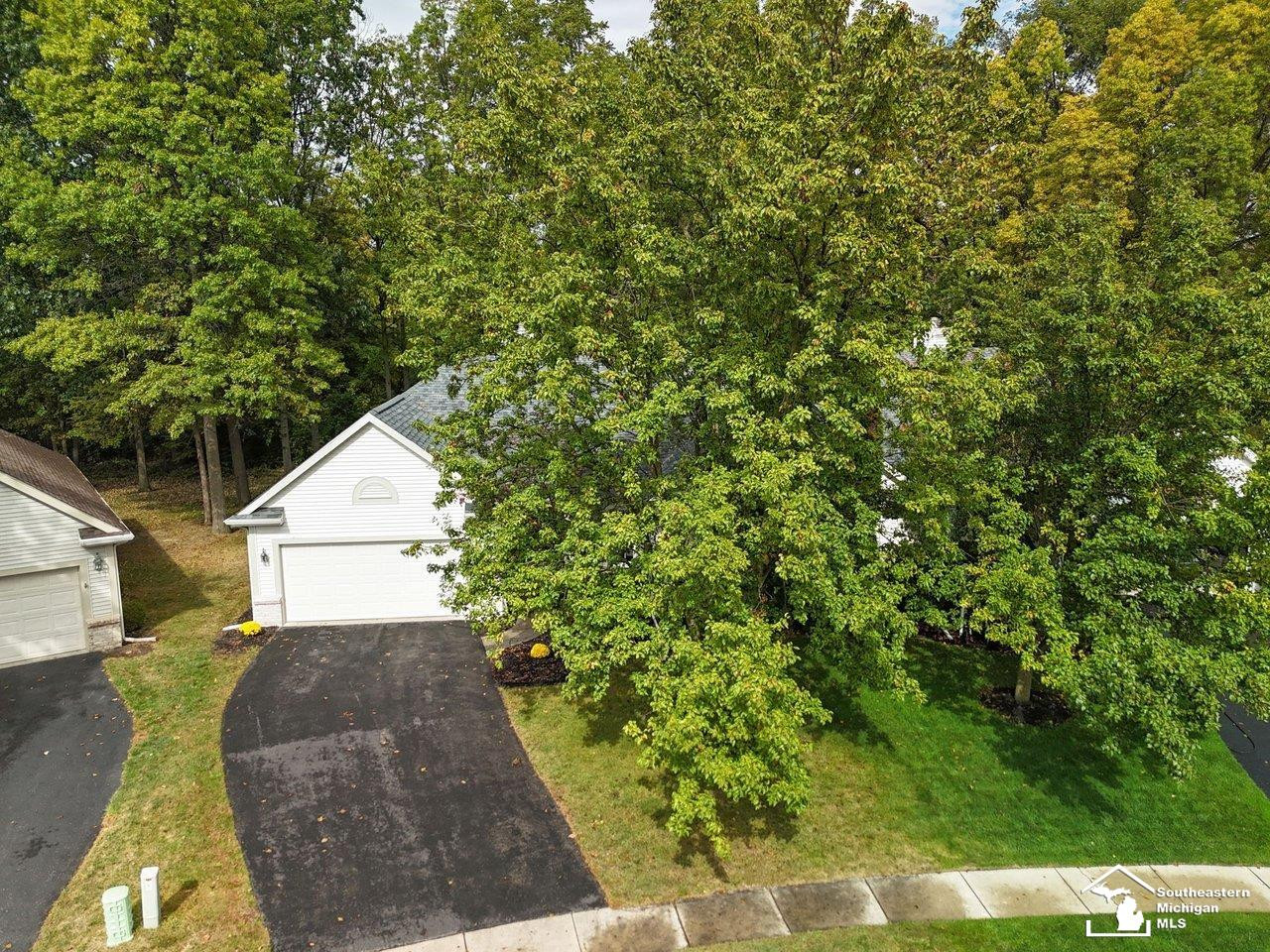 902 Hickory Creek Drive, Temperance, MI 48182 — Photo 46