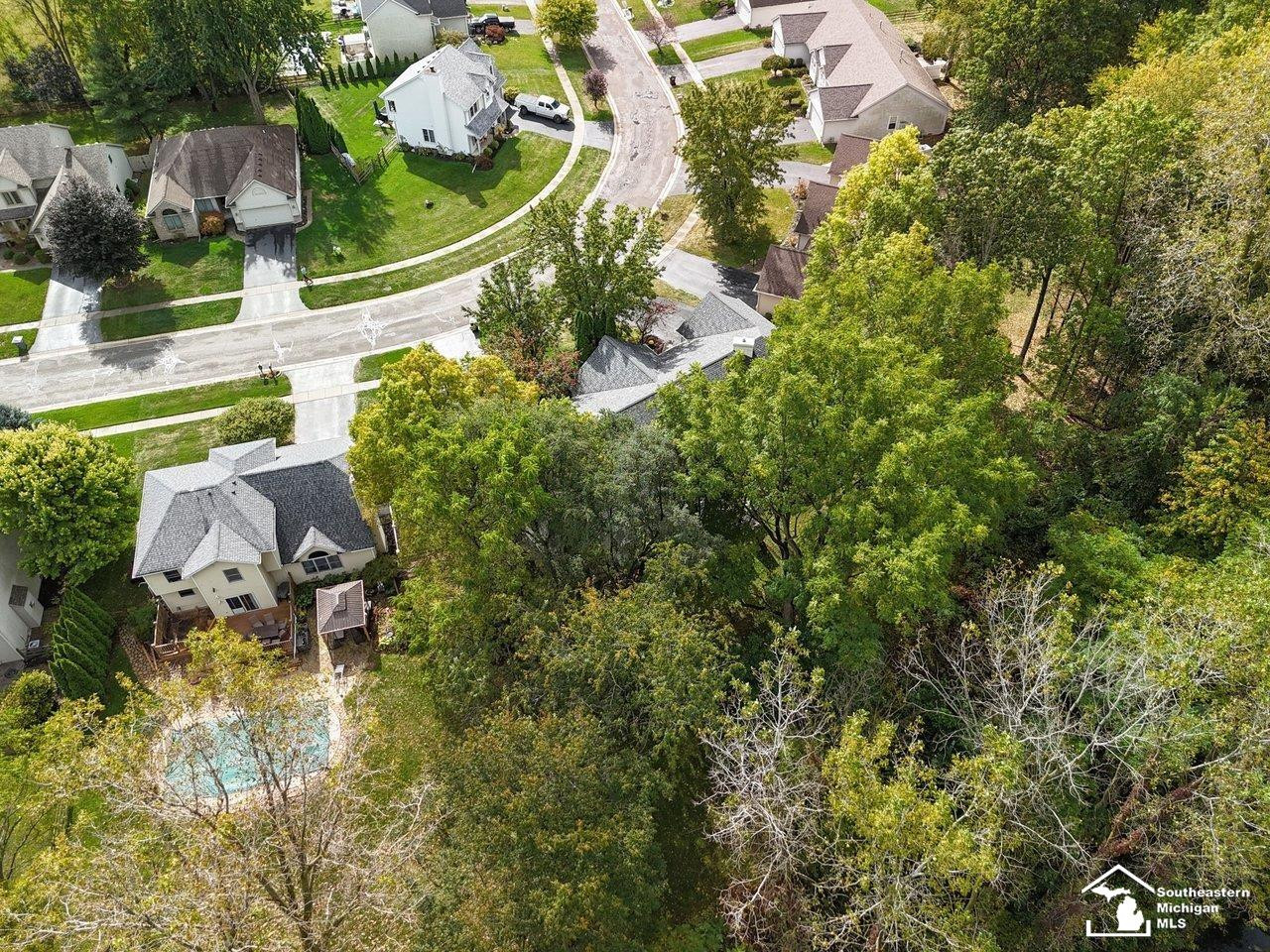 902 Hickory Creek Drive, Temperance, MI 48182 — Photo 47