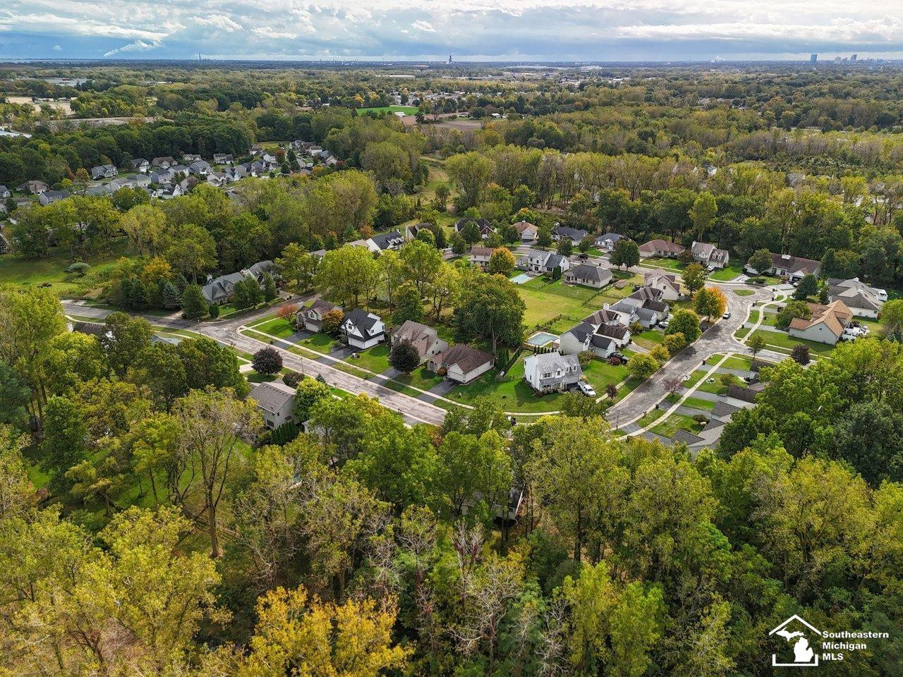 902 Hickory Creek Drive, Temperance, MI 48182 — Photo 48