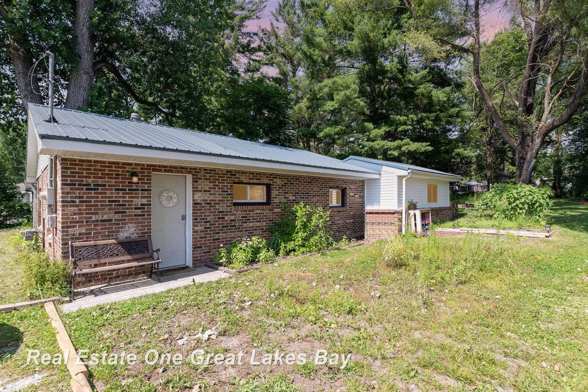444 W Crawford Drive, Sanford, MI 48657 — Photo 5