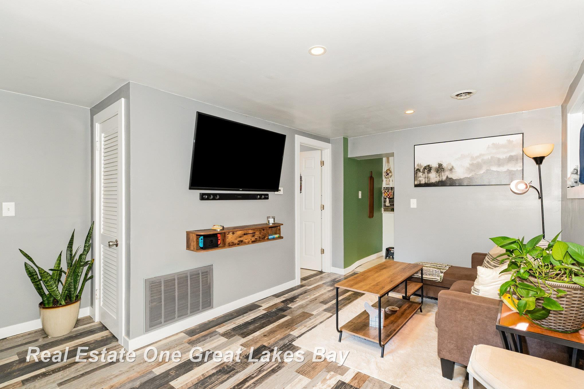 444 W Crawford Drive, Sanford, MI 48657 — Photo 12