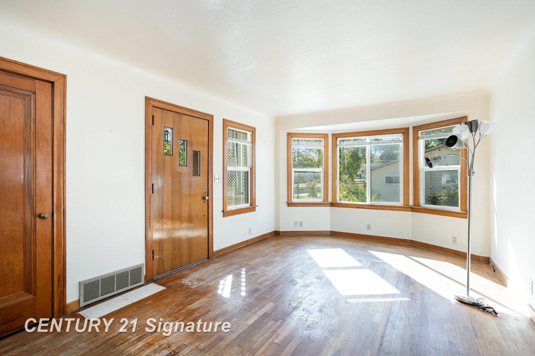 3035 Schaeffer Street, Saginaw, MI 48604 — Photo 5