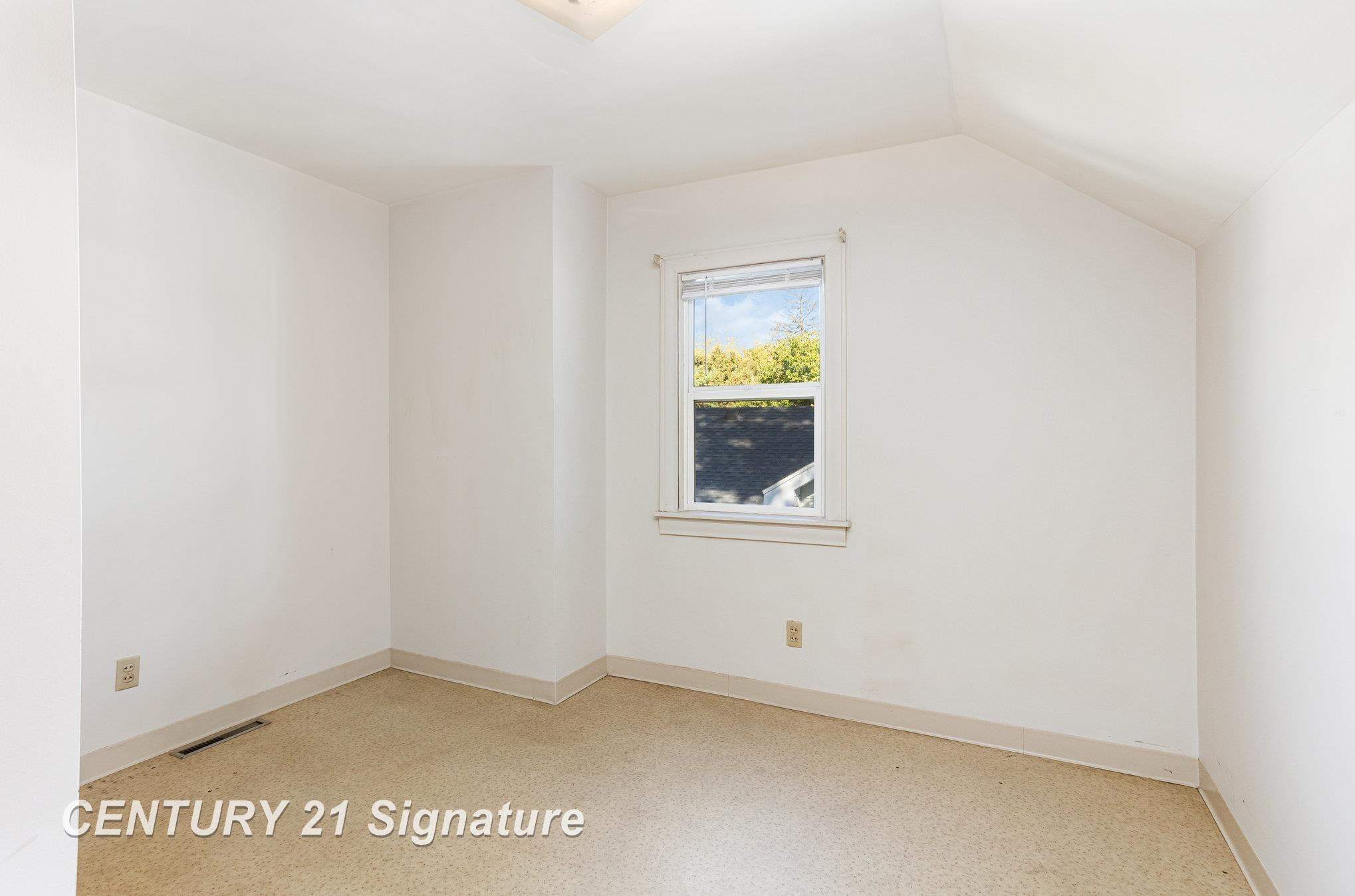 3035 Schaeffer Street, Saginaw, MI 48604 — Photo 11
