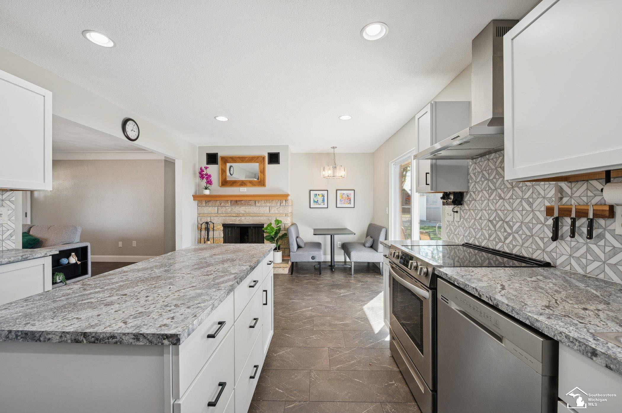 7555 Sylvania Petersburg Road, MI 49267 — Photo 14