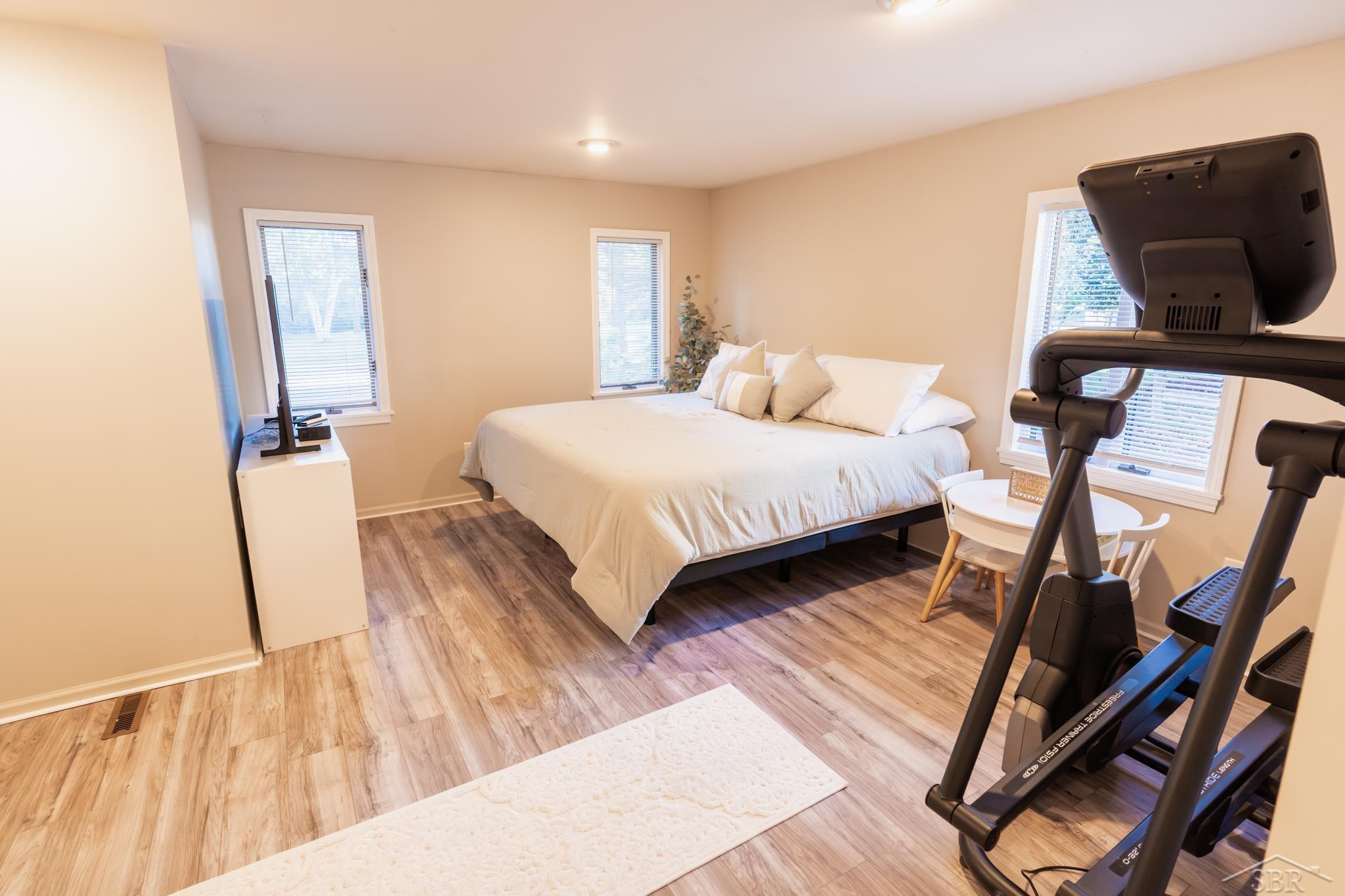3235 Oakland Drive, Clare, MI 48617 — Photo 12