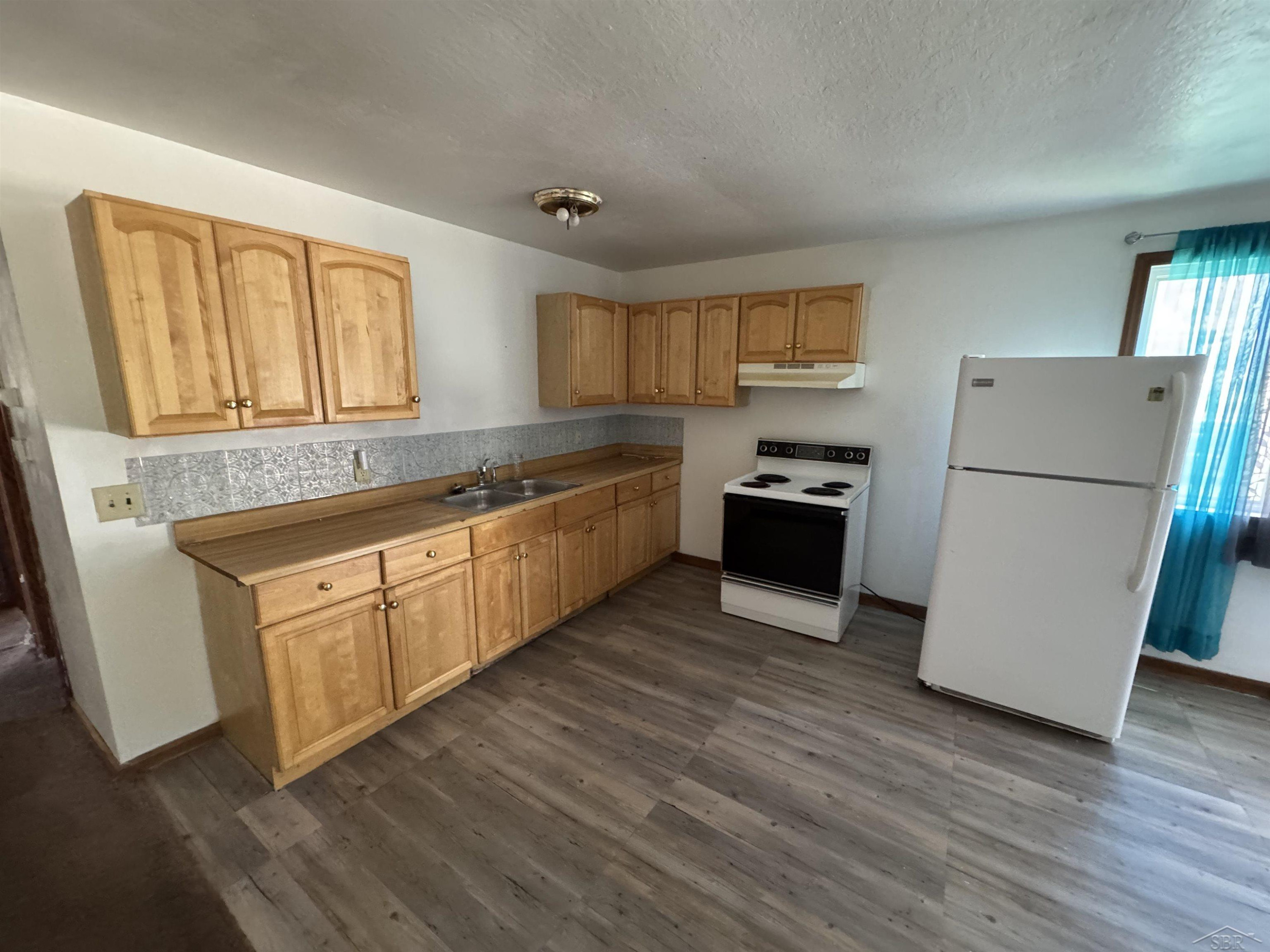 2108 California Avenue, Saginaw, MI 48601 — Photo 2